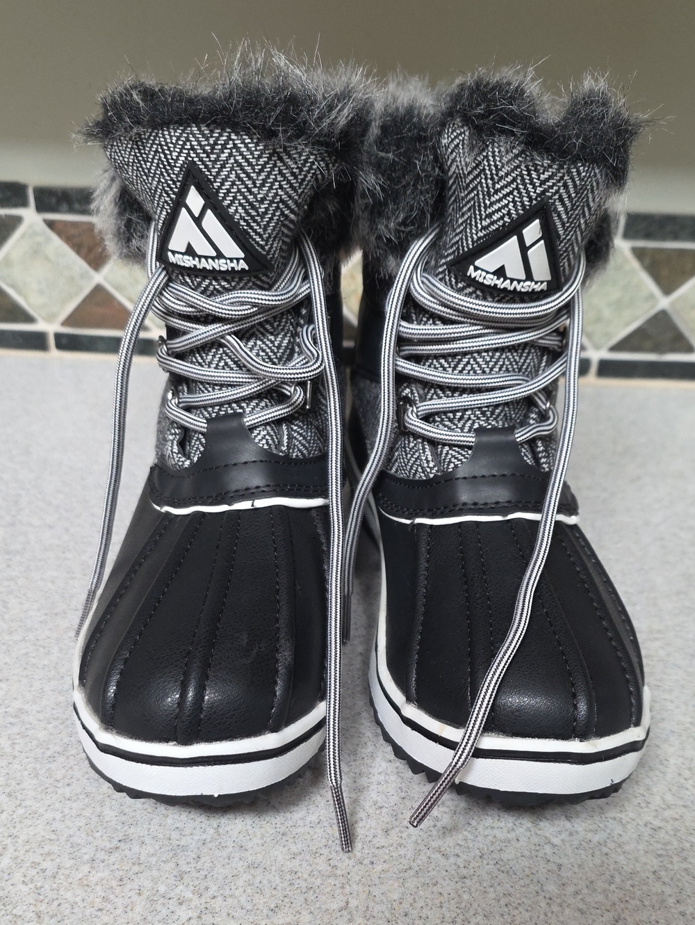 Mishansha Black and Gray Faux-Fur Winter Lace-Up Boots